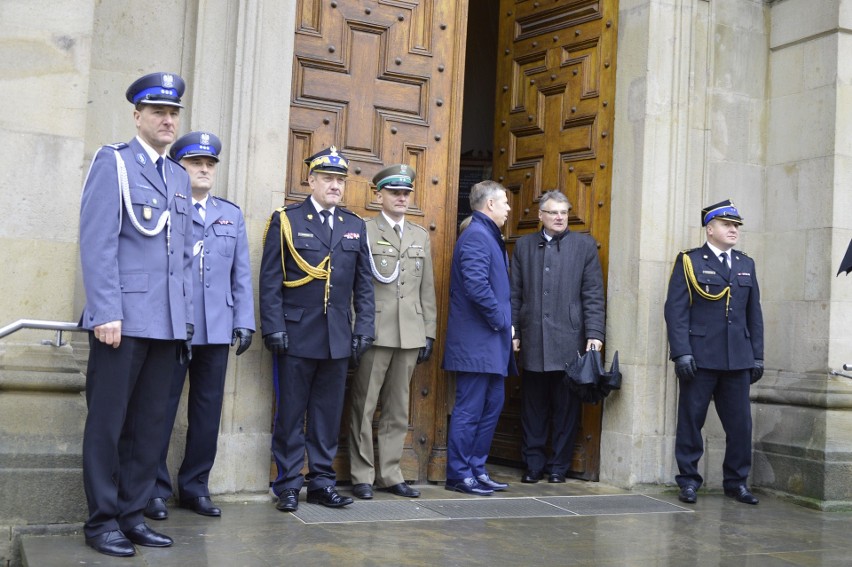 Wizyta ministra Błaszczaka bez związku z rafinerią AKTUALIZACJA