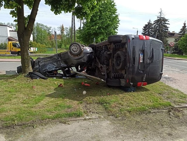 O ogromnym szczęściu w nieszczęściu muszą mówić uczestnicy wypadku drogowego, do którego doszło w poniedziałek po południu w Rzgowie.ZOBACZ ZDJĘCIA