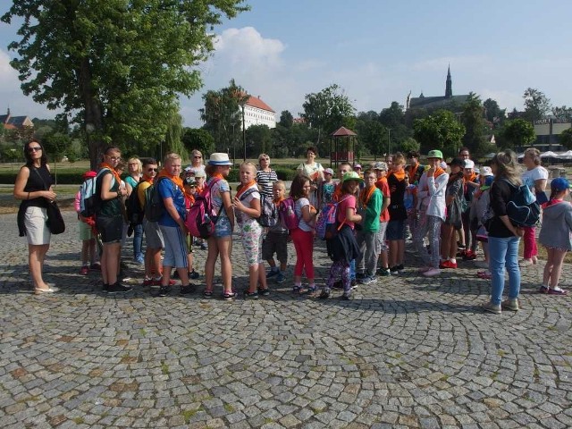 Wakacyjna wycieczka dzieci z osiedla Południe do Sandomierza. Źródło:gazetakrakowska.pl[podobne][zaj_kat]