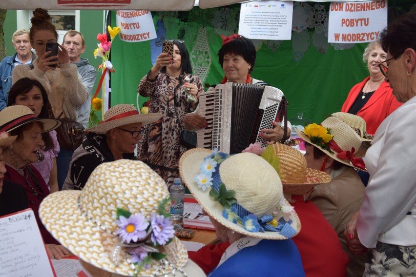 Festyn Rodzinny w Otyniu, podziękowanie rolnikom. Kliknij w...