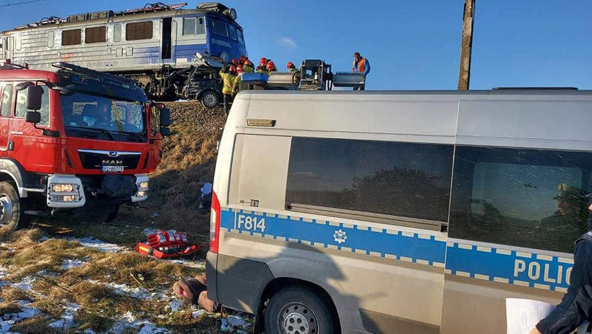 Śmiertelny wypadek koło Kutna na przejeździe kolejowym. Nie...