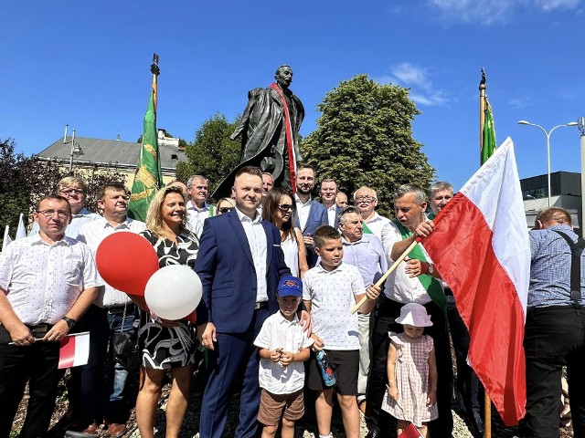 Podczas uroczystości przy pomniku Witosa w Kielcach. Więcej na kolejnych zdjęciach