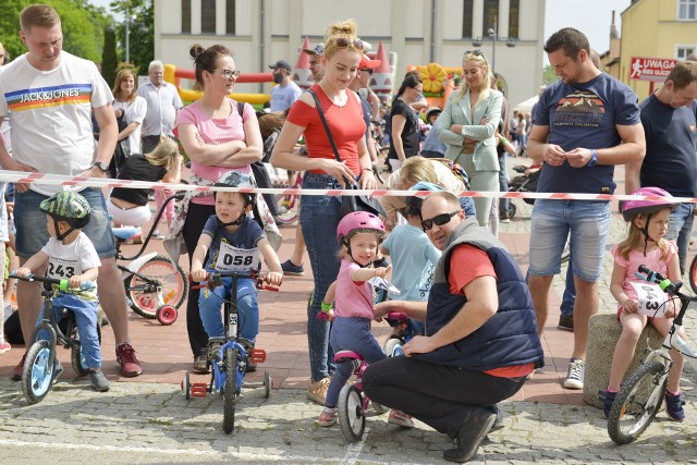 250 dzieci wzięło udział w 3 Zawodach Rowerkowych "Głosu Pomorza" imienia Romana Felskowskiego w Bytowie. Współorganizatorem imprezy był Urząd Miejski oraz Starostwo Powiatowe. 