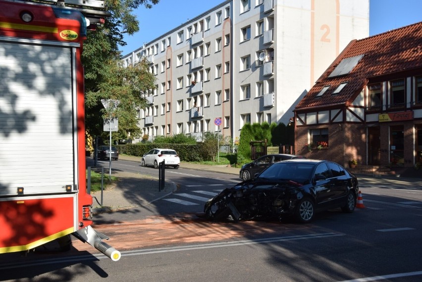 Wypadek w centrum Pruszcza Gdańskiego! Autobus zderzył się z osobówką