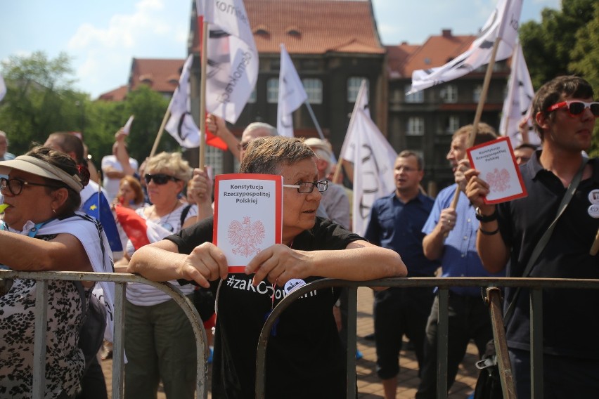 Prezydent oddał hołd bohaterom polskiego Śląska, Wojciechowi...