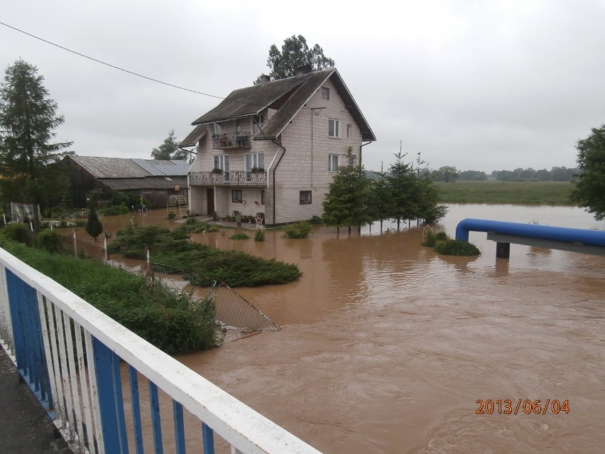 Lokalne podtopienia i zalania w Żarnowcu w woj. śląskim