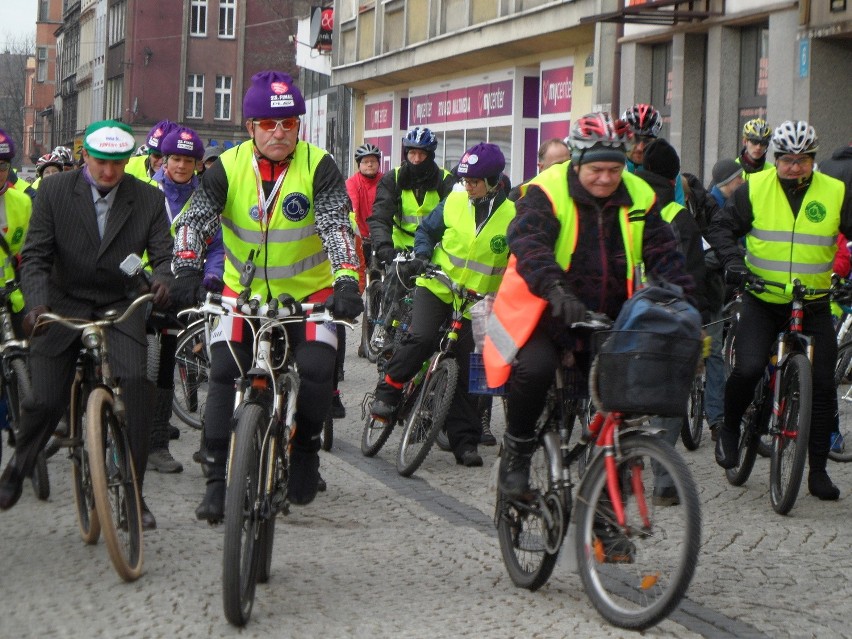 WOŚP 2015 w Bytomiu: Rowerzyści już wyjechali na trasę