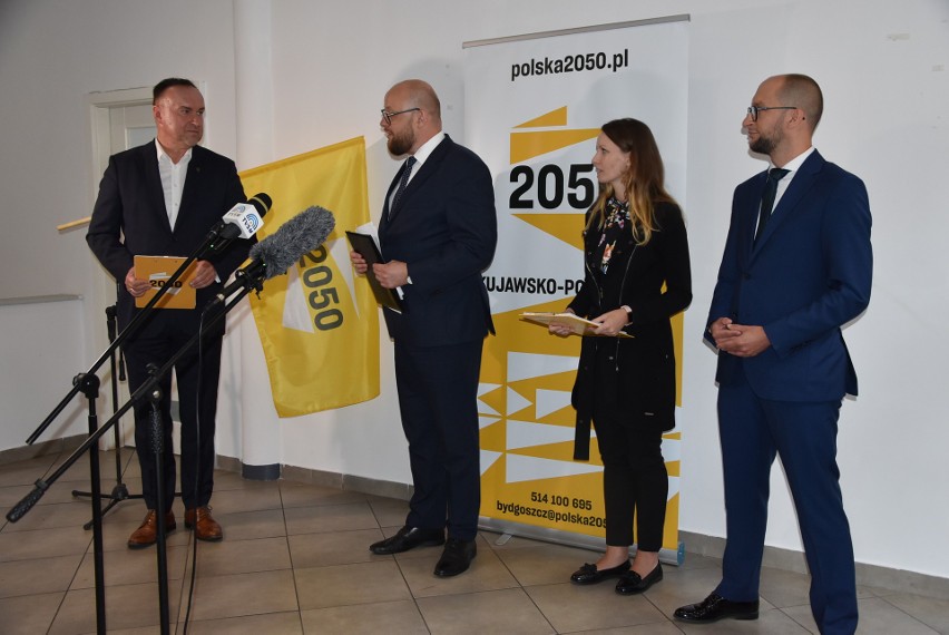 W Grudziądzu działacze z Polski 2050 - ruchu Szymona Hołowni...