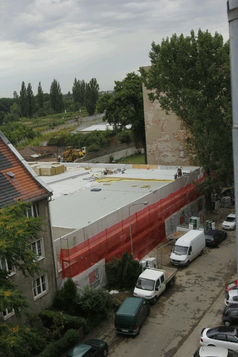 Mój Reporter: Obok wrocławskiej hali Grafit budują supermarket