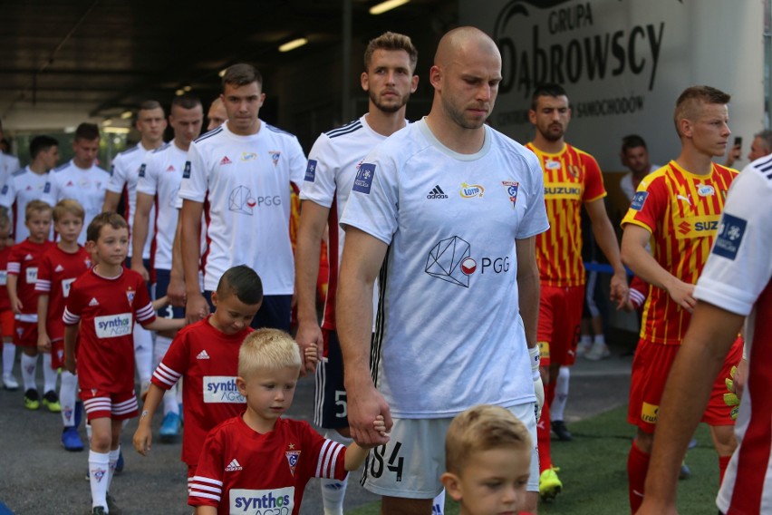 Korona Kielce znowu zawiodła. Przegrała z Górnikiem Zabrze 0:3. To trzecia porażka z rzędu. W drużynie potrzebny jest wstrząs [ZDJĘCIA]