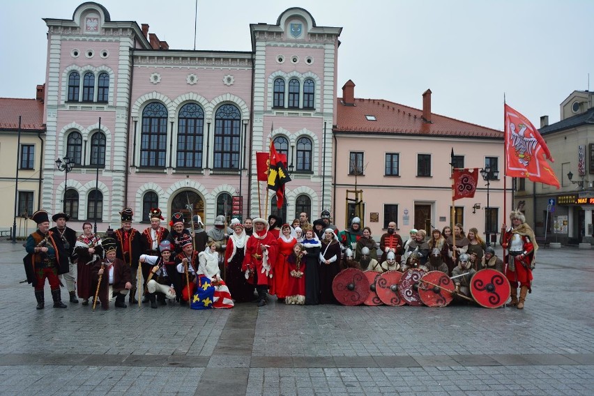 Rekonstrukcja historyczna na żywieckim rynku [ZDJĘCIA]