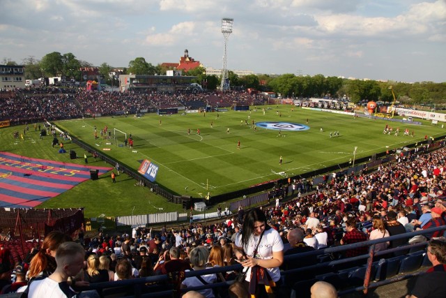 Stadion Pogoni podczas spotkania z Sendecją Nowy Sącz.