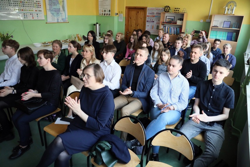 Fizyka może być ciekawa! Laureaci konkursu fizyczno - fotograficznego "Spójrz na fizykę" odebrali swoje nagrody [ZDJĘCIA]