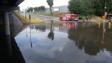 Zjazd z S 86 do Ikei w Katowicach zalany. Droga zamknięta. Strażacy odpompowują wodę ZDJĘCIA + WIDEO 