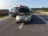 Poręba Radlna. Kolejny wypadek na drodze wojewódzkiej nr 977 pod Tarnowem. Jedna osoba została poszkodowana