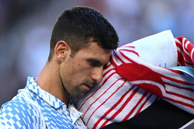 Novak Djoković w półfinale Australian Open z Tommym Paulem zagrał bez wsparcia swojego ojca Srdjana z loży VIP-ów