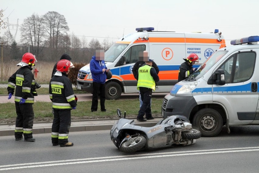 Wypadek na Kwiatkowskiego. Samochód zderzył się ze skuterem