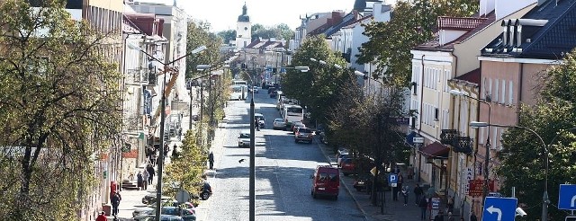 Główna ulica w Białymstoku, ale od wielu lat zaniedbana. Wkrótce czeka ją gruntowna przebudowa, która sprawi,że zyska prawdziwie wielkomiejski charakter.