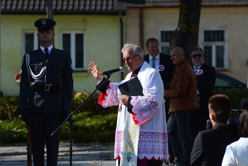 Odsłonięcie pomnika w Ożarowie