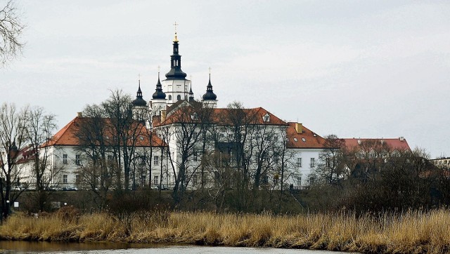 Supraśl to typowo turystyczne miasto, z pięknymi zabytkami. Prawosławny monaster co roku przyciąga tysiące osób z całego kraju i zagranicy.