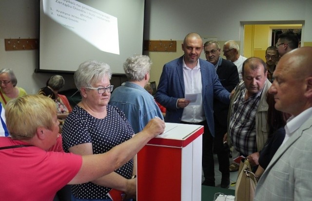 Na os. Gorzków do urn wyborczych stawiło się aż 167 mieszkańców. Większość z nich głosowała na Miłosza Drożdża