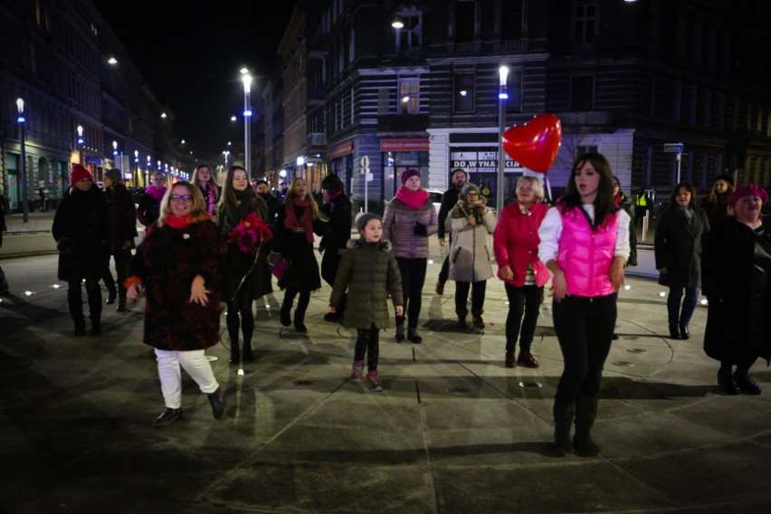 One Billion Rising w Szczecinie. Tańczyli mówiąc STOP PRZEMOCY wobec dziewcząt i kobiet [ZDJĘCIA]