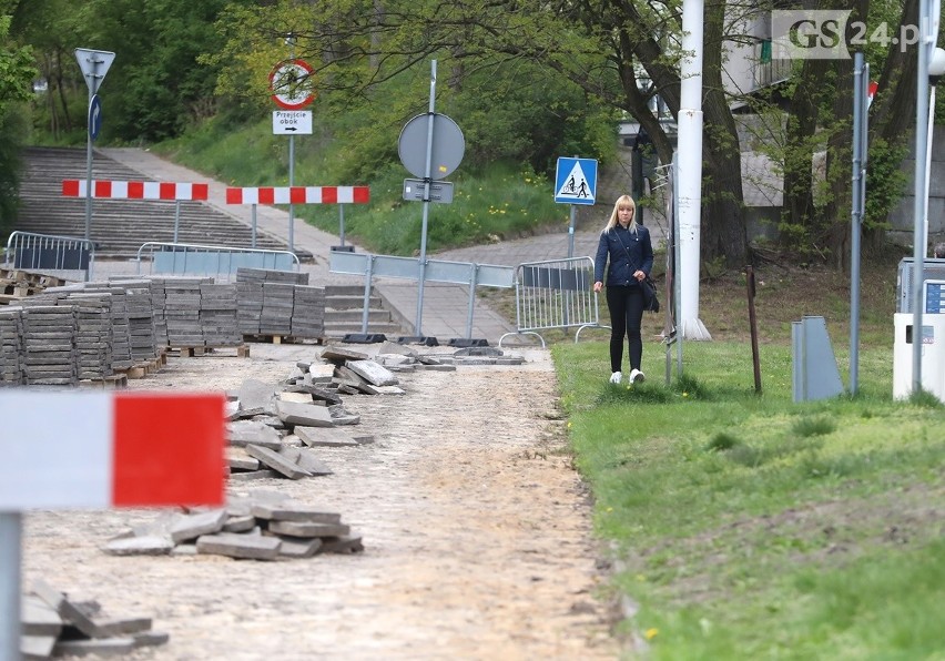 Trwa budowa drogi rowerowej na ul. 26 Kwietnia [ZDJĘCIA]