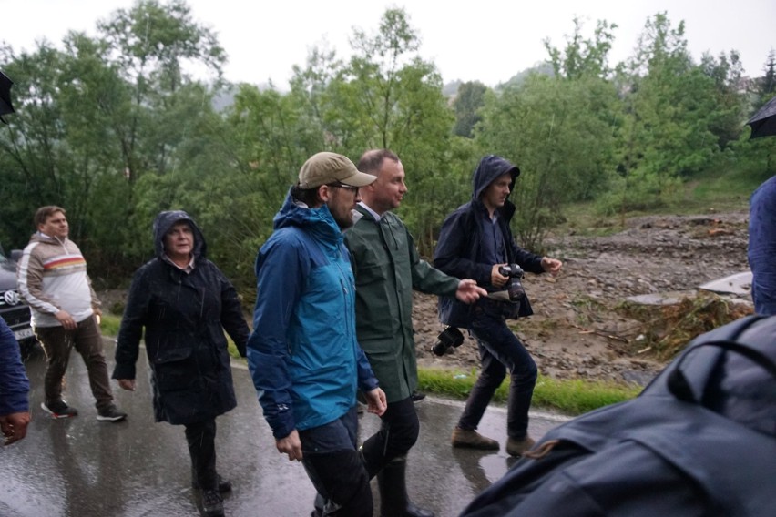 Gmina Wiśniowa. Prezydent odwiedził zniszczoną przez wodę Węglówkę [ZDJĘCIA]