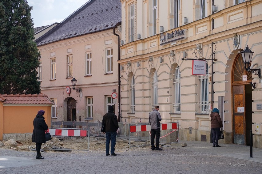 Koronawirus. Zaostrzone zasady kwarantanny w Tarnowie [ZDJĘCIA]