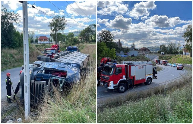 Na miejscu pracują służby.