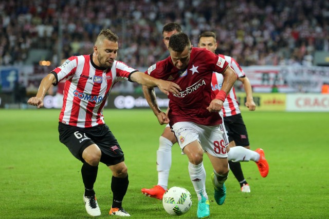 W pierwszy meczu tego sezonu Cracovia ograła przy ul. Kałuży targaną problemami Wisłę 2:1