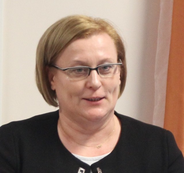 Wiceprezydent Moraczewska poinformowała o zmianach kadrowych w oświacie podczas piątkowego brifingu.