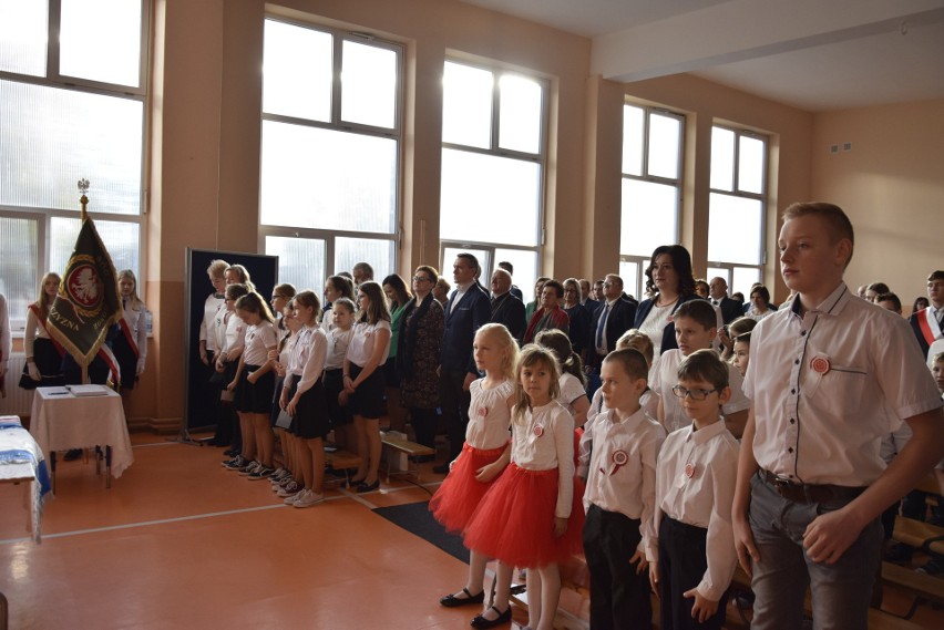 Nadanie imienia i sztandaru dla Szkoły Podstawowej w Rużu