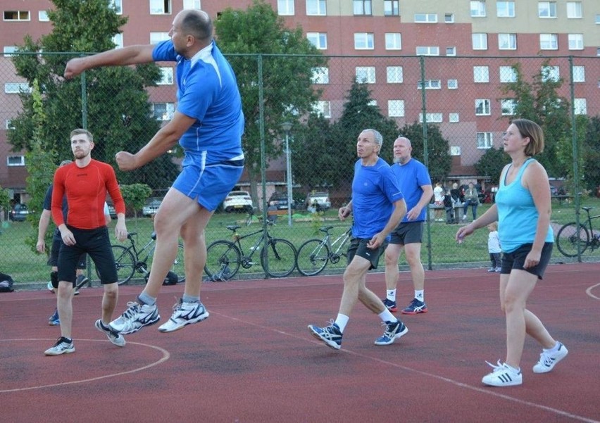 Trzydniowy turniej siatkówki dzikich drużyn w Ostrowcu. Wygrał zespół STO [ZDJĘCIA]