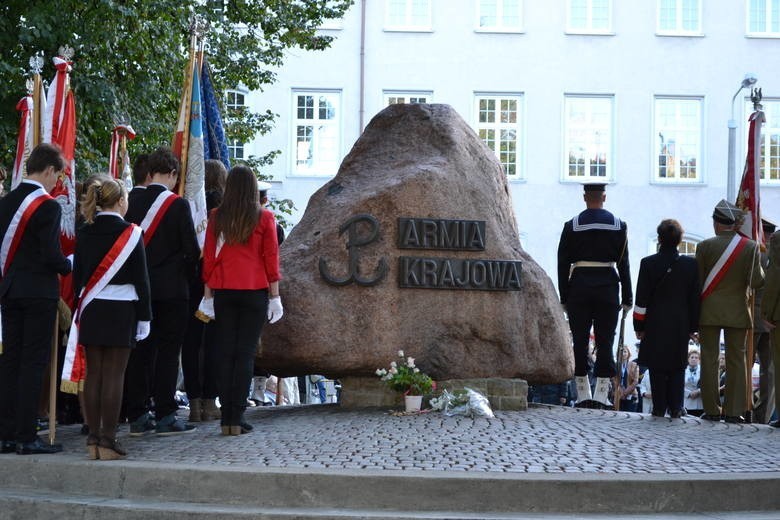 Wtorkowe obchody uroczystości  z okazji 77. rocznicy...