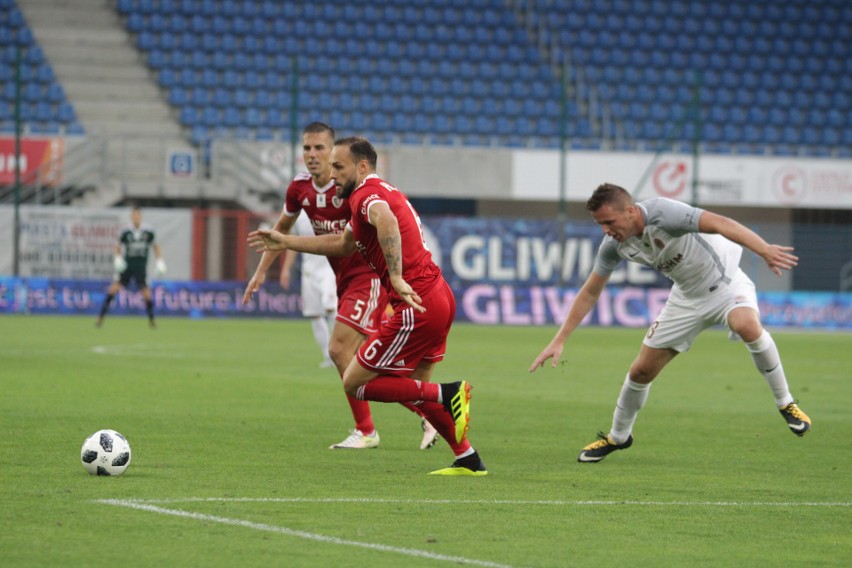 Piast Gliwice – Zagłębie Lubin 2:1. Trzecia z rzędu wygrana. W Gliwicach mają lidera! RELACJA, ZDJĘCIA