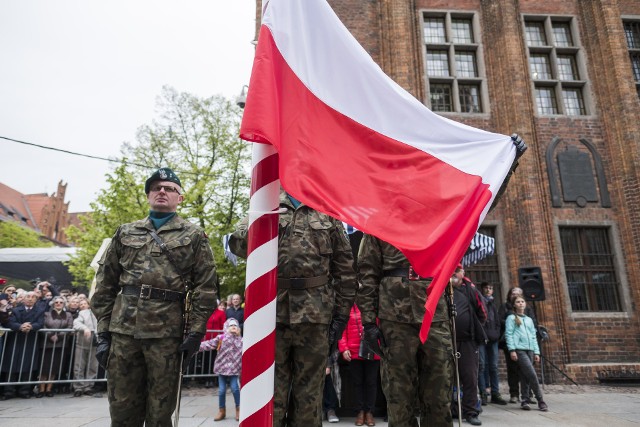 Obchody Święta Flagi i Święta Konstytucji odbędą się w Toruniu 2 i 3 maja na Rynku Staromiejskim