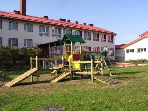 Rodzice kontra dyrekcja! Wielkie problemy w Szkole w Rykoszynie, w gminie Piekoszów. Kuratorium Oświaty szykuje kontrolę. Zobaczcie wideo