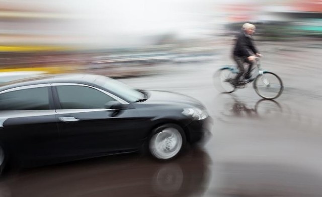 Rośnie liczba wypadków z udziałem rowerzystów. Co zarzucają sobie kierowcy i cykliści? (WIDEO)