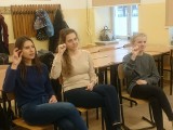Zespół Szkół Społecznych Fundacji Edukacji „Fabryczna 10” w Białymstoku uczy migowego (zdjęcia)