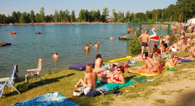 Plaża nad zalewem w Chlewiskach od wielu lat jest w rękach prywatnych, a właściciel dba o rozwój tego terenu.