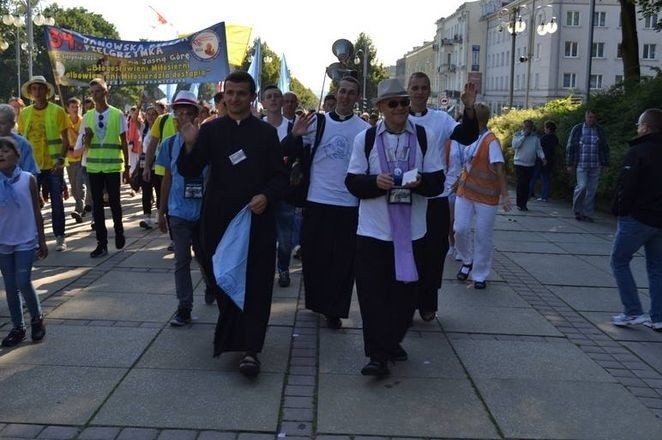 Pielgrzymi z diecezji sandomierskiej weszli w piątek na Jasną Górę
