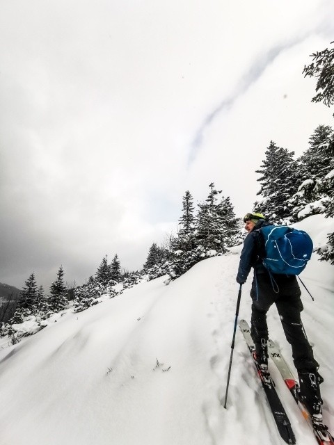 Wycieczki skitourowe w Tatrach już się rozpoczęły. Jednak w...