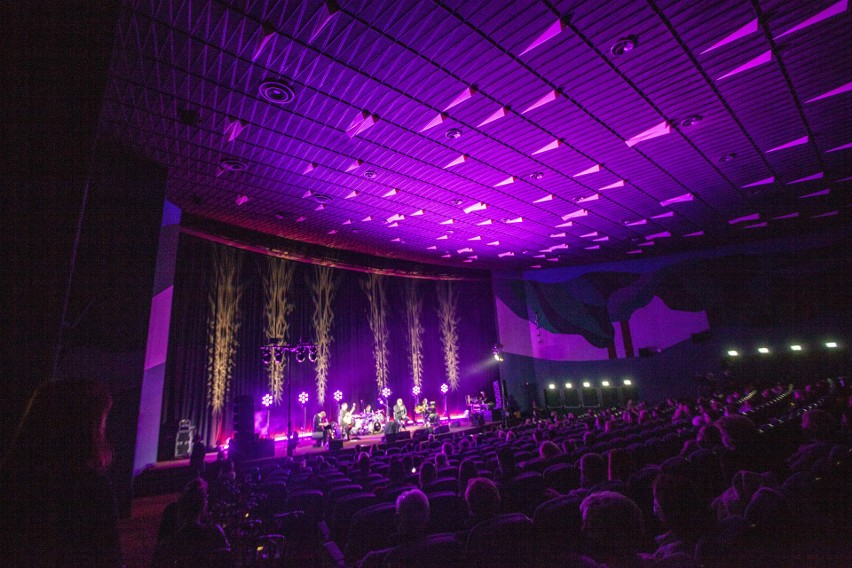 Krzysztof Cugowski w kinie Kijów. To był pierwszy koncert w Krakowie po zniesieniu lockdownu [ZDJĘCIA]