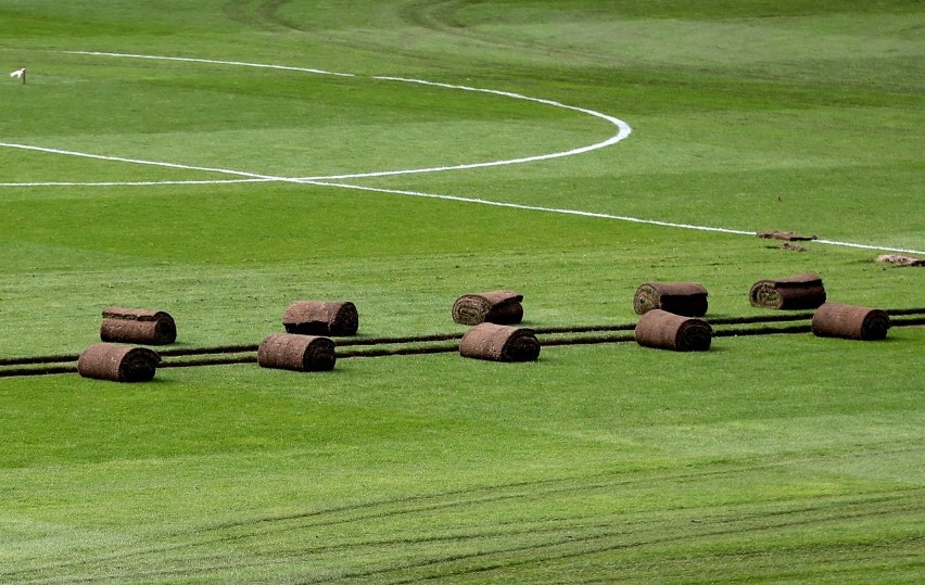 Przesuwanie boiska na Stadionie Pogoni Szczecin - stan 16...