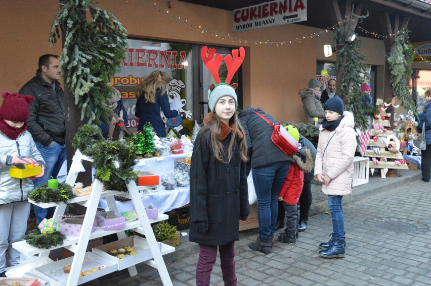 DOBCZYCE. Wigilia pod chmurką i opłatek z mieszkańcami