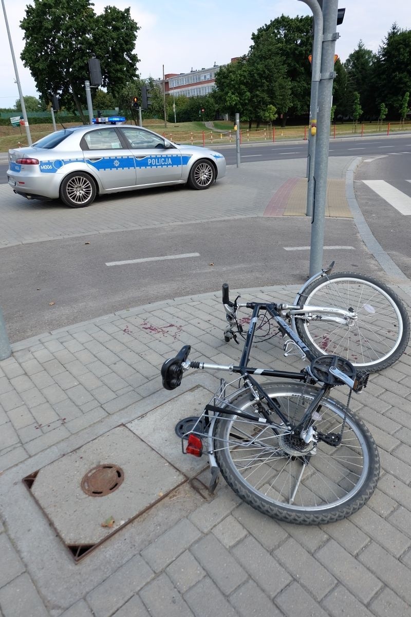 - 32 letni rowerzysta zaczepił o krawężnik i spadł z roweru...