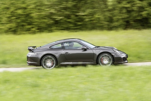 Oddział Porsche Tequipment prezentuje swoje możliwości w zakresie projektowania i produkcji akcesoriów na bazie projektu Porsche 911 Carrera S Coupe z 2011 r / Fot. Porsche