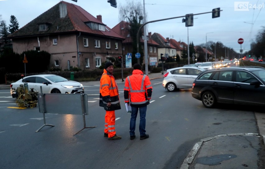 Budowa Węzła Łękno w Szczecinie. Fragment alei Wojska Polskiego już zamknięty 