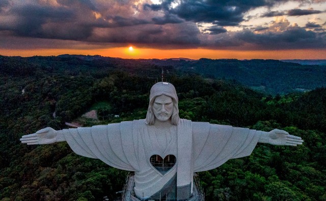Największy pomnik Chrystusa w brazylijskim mieście Encantado. Ma 43 metry wysokości.